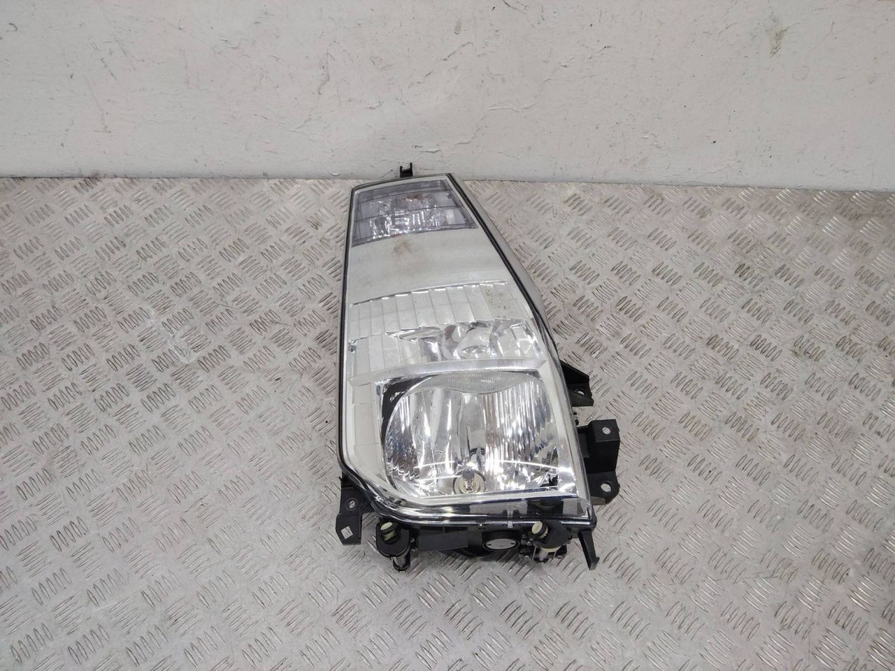 фара правая Nissan Cabstar F24 2015, 26010LC60A