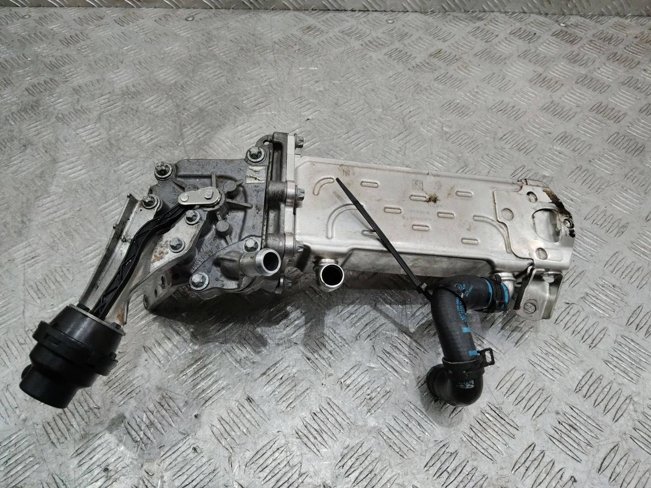охладитель EGR / Радиатор EGR Mercedes-Benz CLA-Класс C117 2013, 2.2 л., дизель, A6511400675