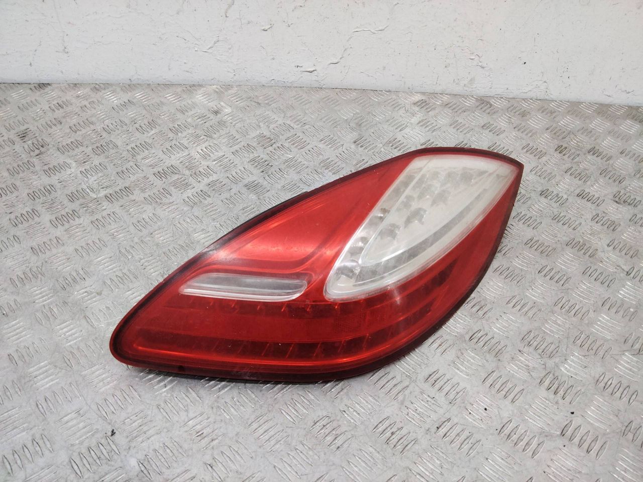 фонарь задний правый Porsche Panamera 970 2011, 97063141204