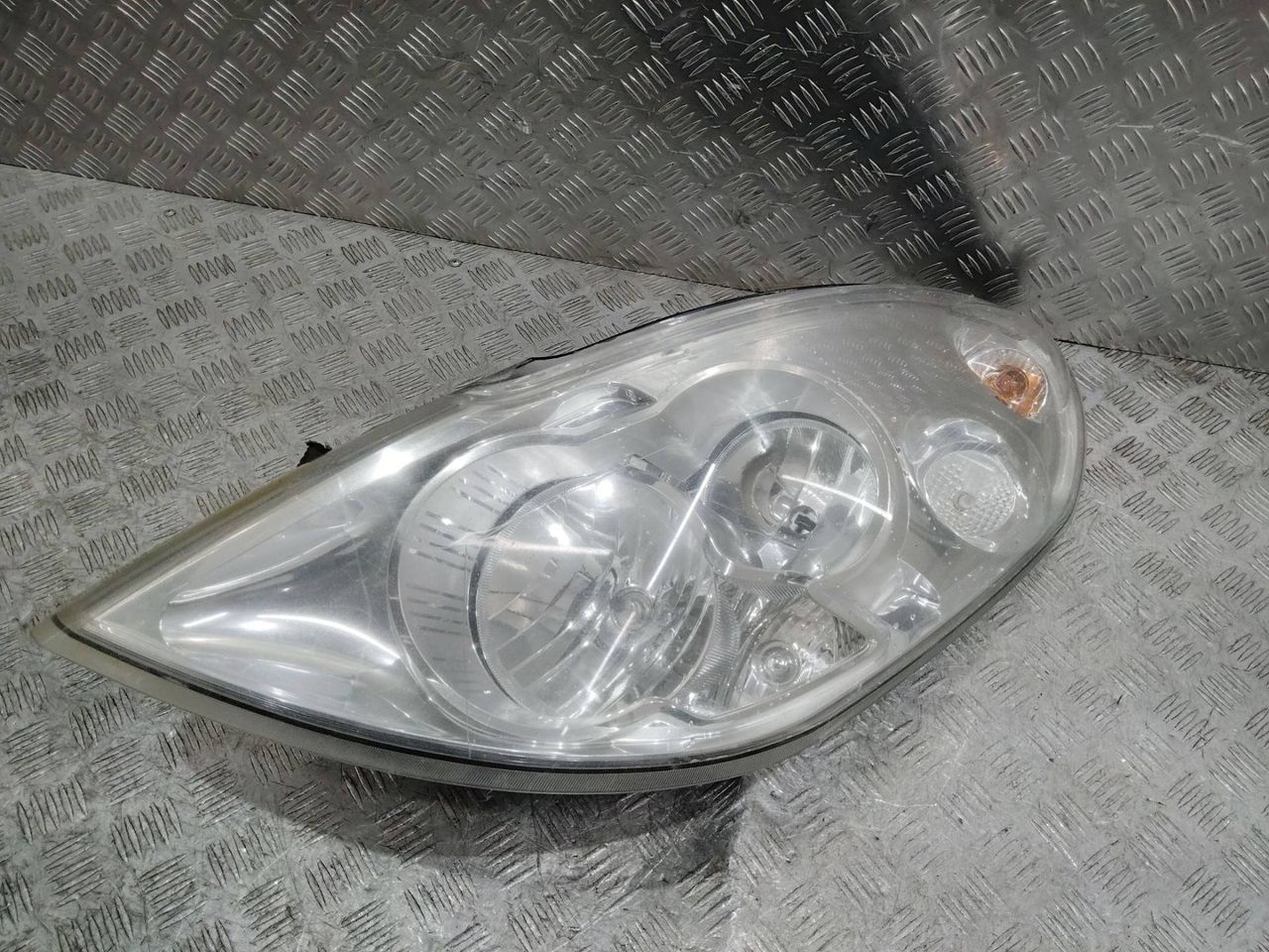 фара левая Renault Master 3 поколение 2011
