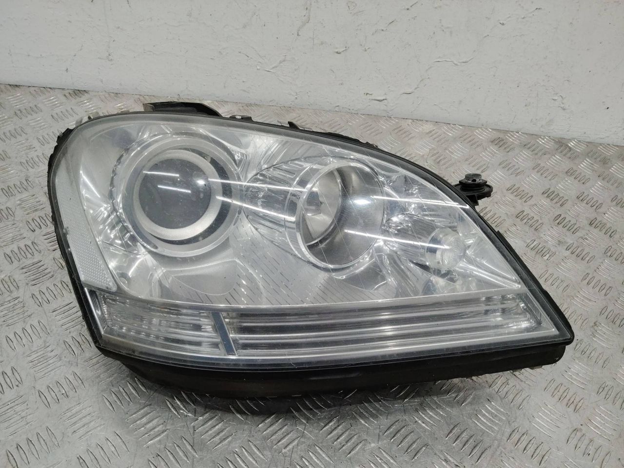 фара правая Mercedes-Benz M-Класс W164 2007, A1648260291