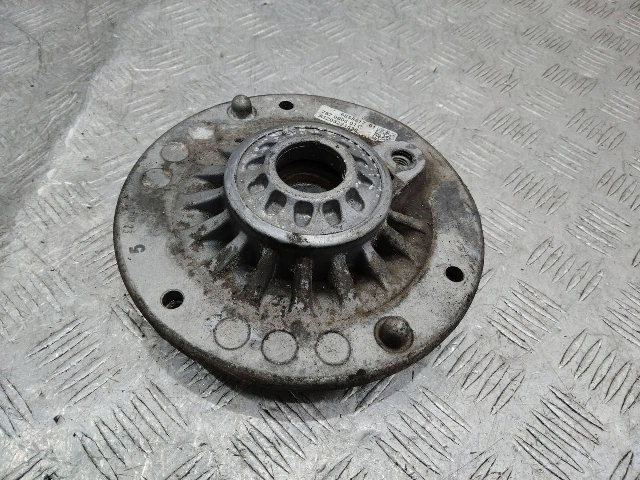 опора амортизатора верхняя (чашка) BMW 7 серия F01/F02 2011, 6855817