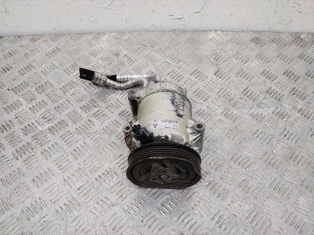 компрессор кондиционера Renault Megane 2 поколение 2006, 8671016163