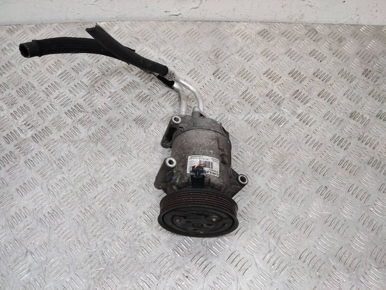 компрессор кондиционера Renault Megane 2 поколение 2006, 1.5 л., дизель, 8200470242