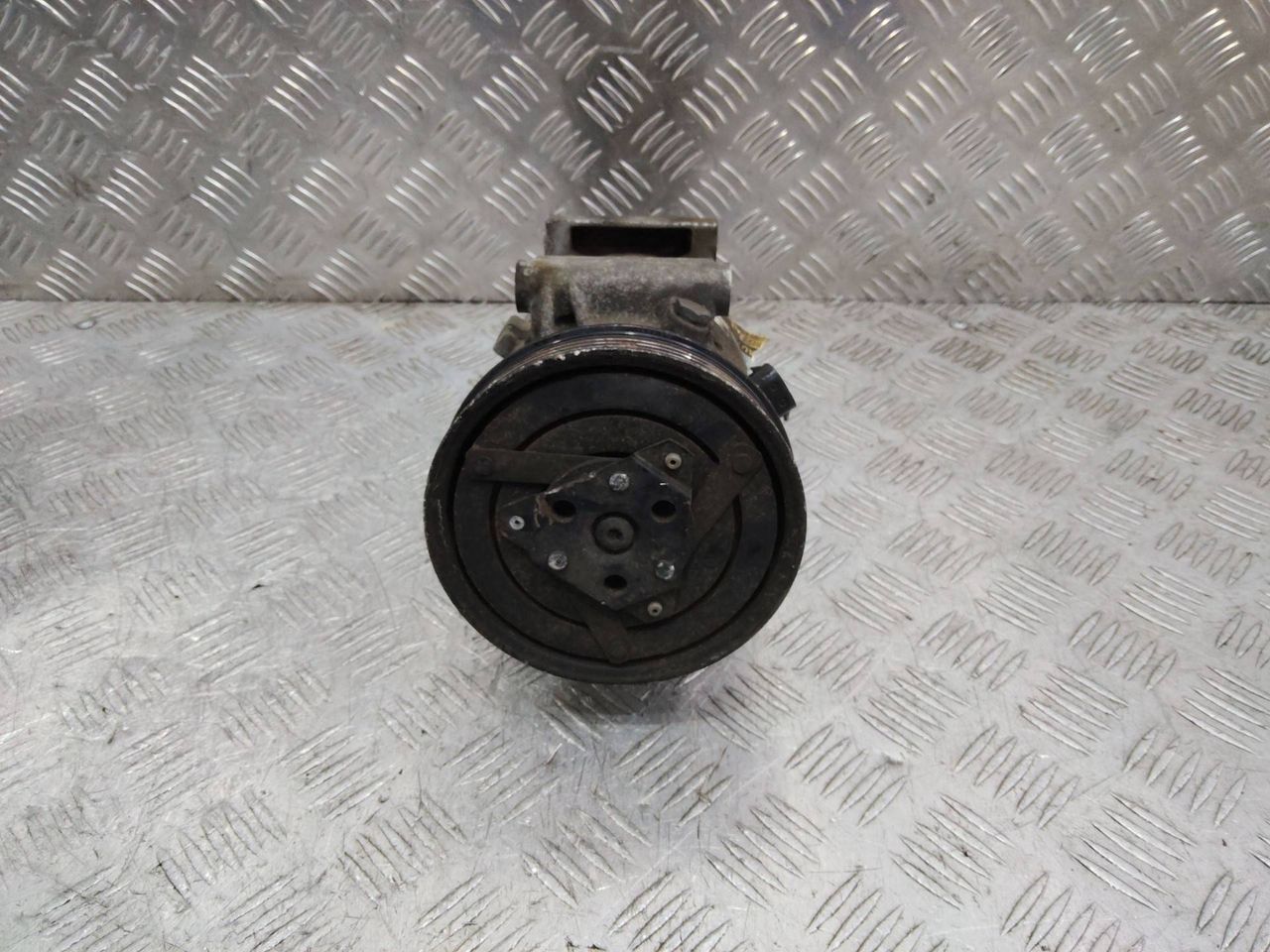 компрессор кондиционера Renault Megane 2 поколение 2005, 1.6 л., бензин, МКПП, 8200050141