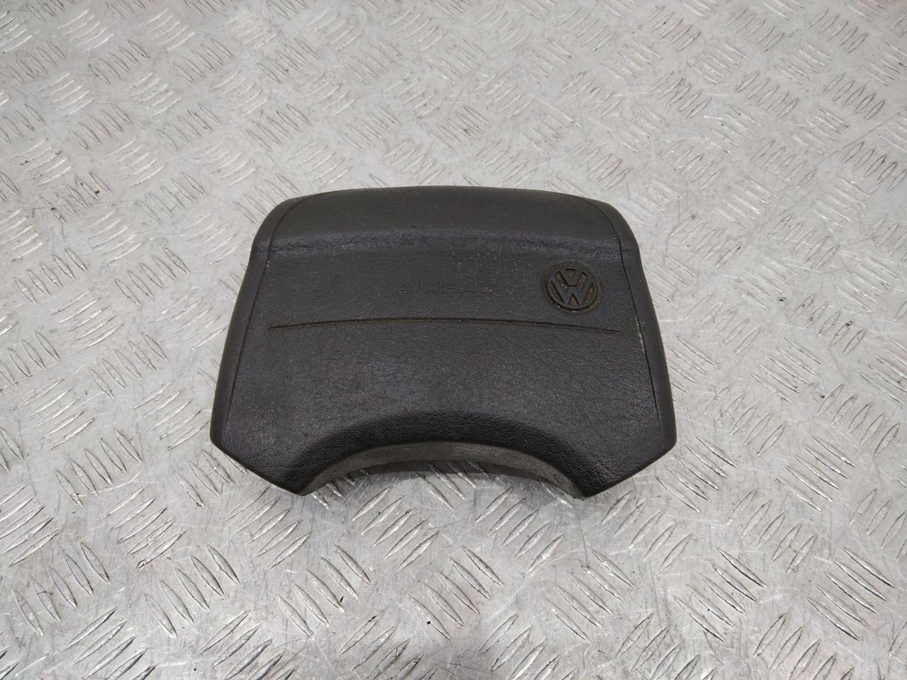 подушка безопасности водителя Volkswagen Transporter T4 1996, 701880203C, 701880203