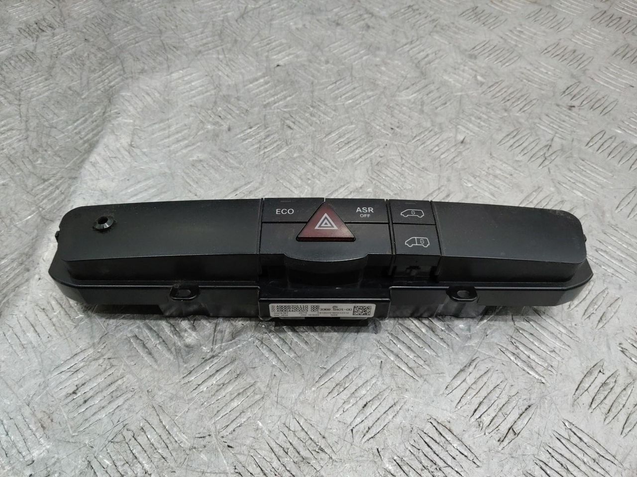 кнопка аварийной сигнализации Mercedes-Benz Sprinter 2 поколение (W906) 2013, A9068701110