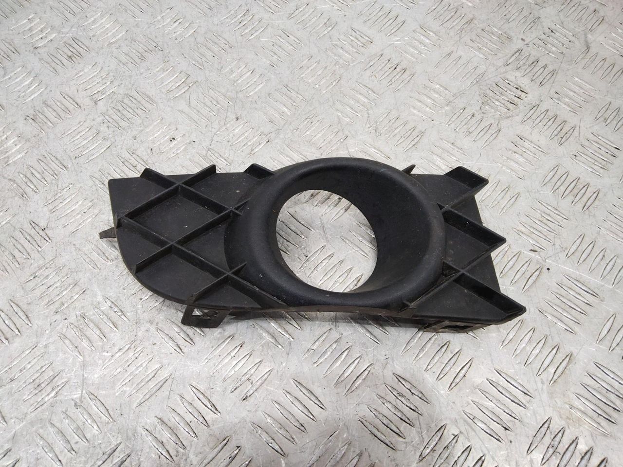 рамка фары противотуманной левой Renault Laguna 3 поколение 2009, P0015113