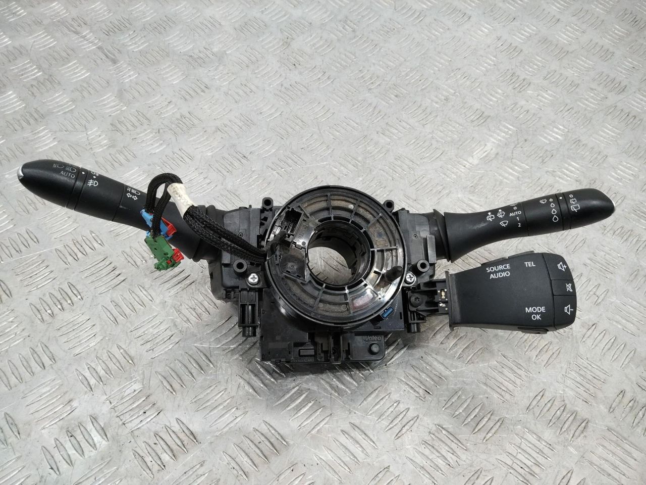 переключатель подрулевой (стрекоза) Renault Megane 4 поколение 2016, 255678341R