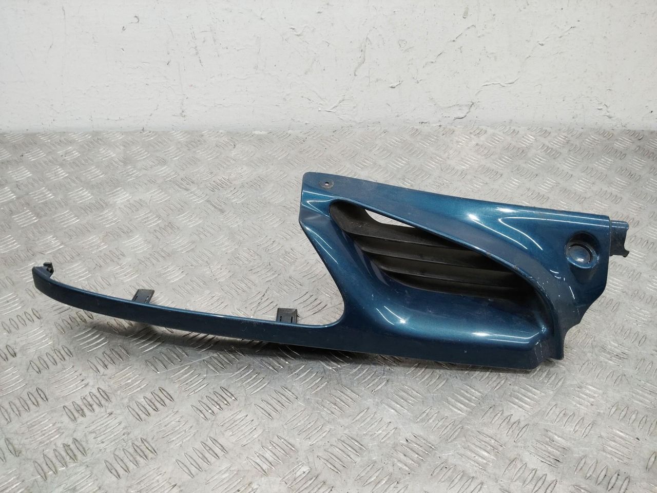 решетка радиатора Renault Megane 1 поколение 1998, 7700834201