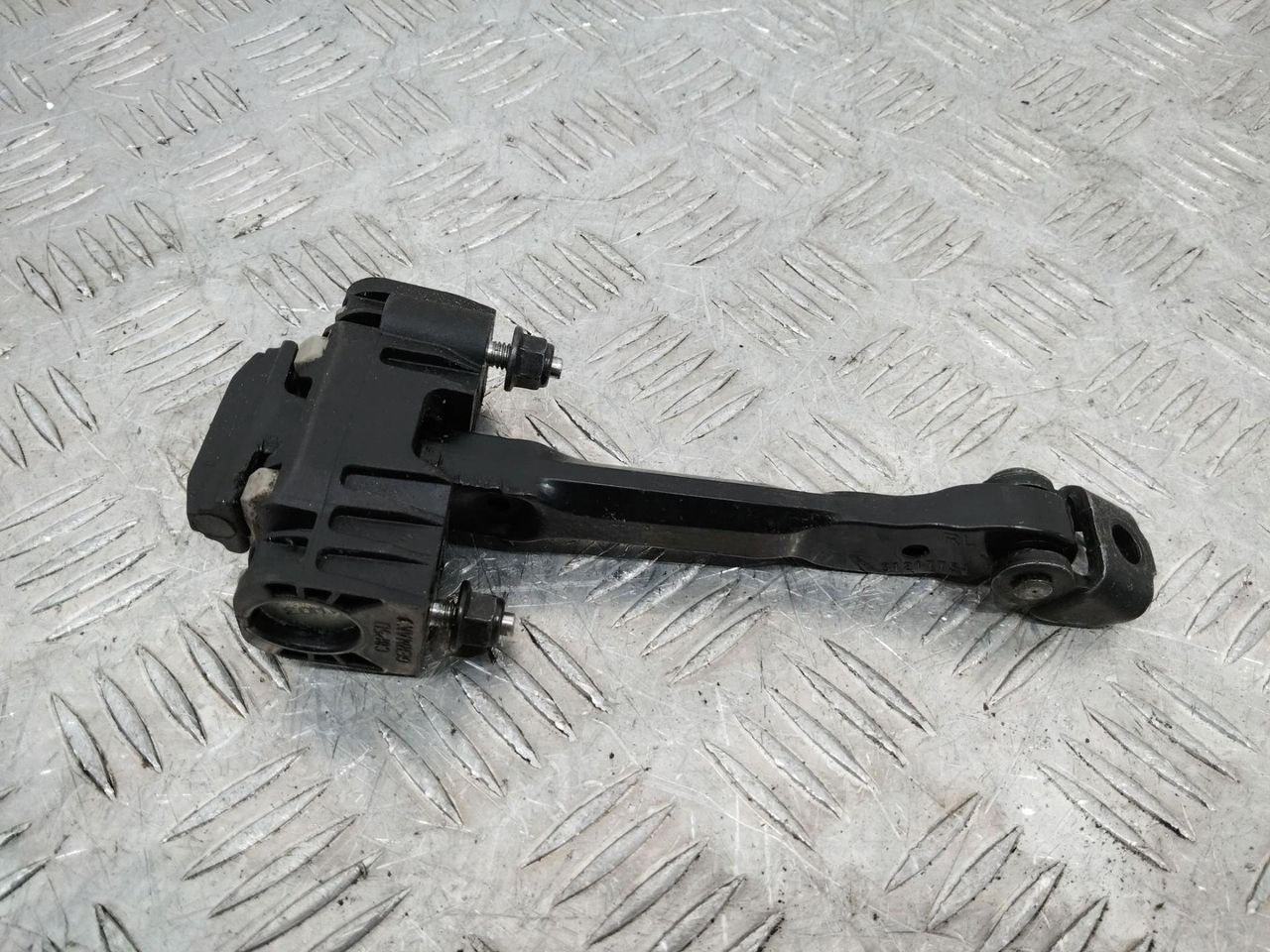 ограничитель открывания двери Volvo V70 3 поколение 2007, 31217754