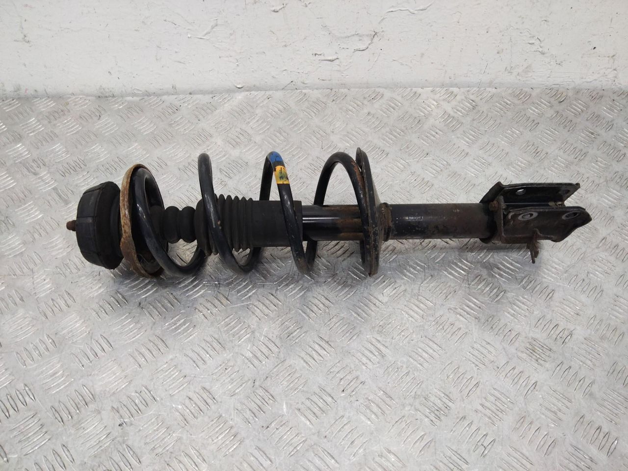 стойка амортизатора Renault Logan 1 поколение 2008, 1.5 л., дизель, 8200748984