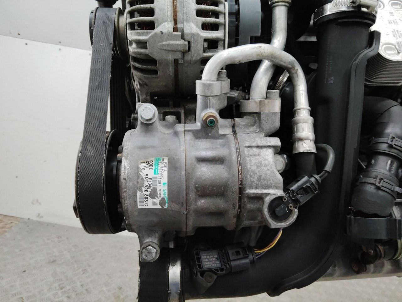 компрессор кондиционера Volkswagen Caddy 3 поколение [рестайлинг] 2011, 1.6 л., дизель, 5N0820803