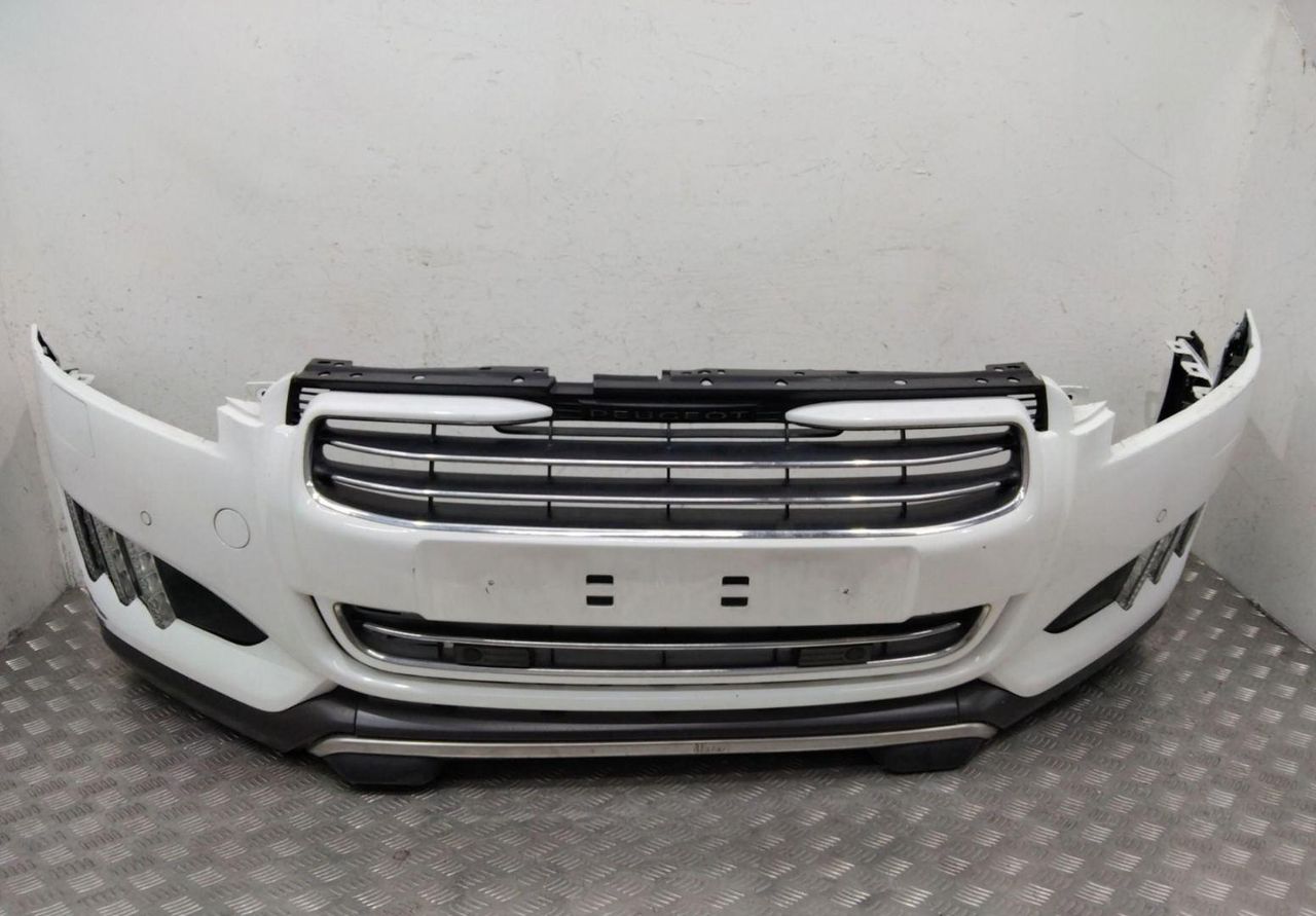 бампер передний Peugeot 508 1 поколение 2013