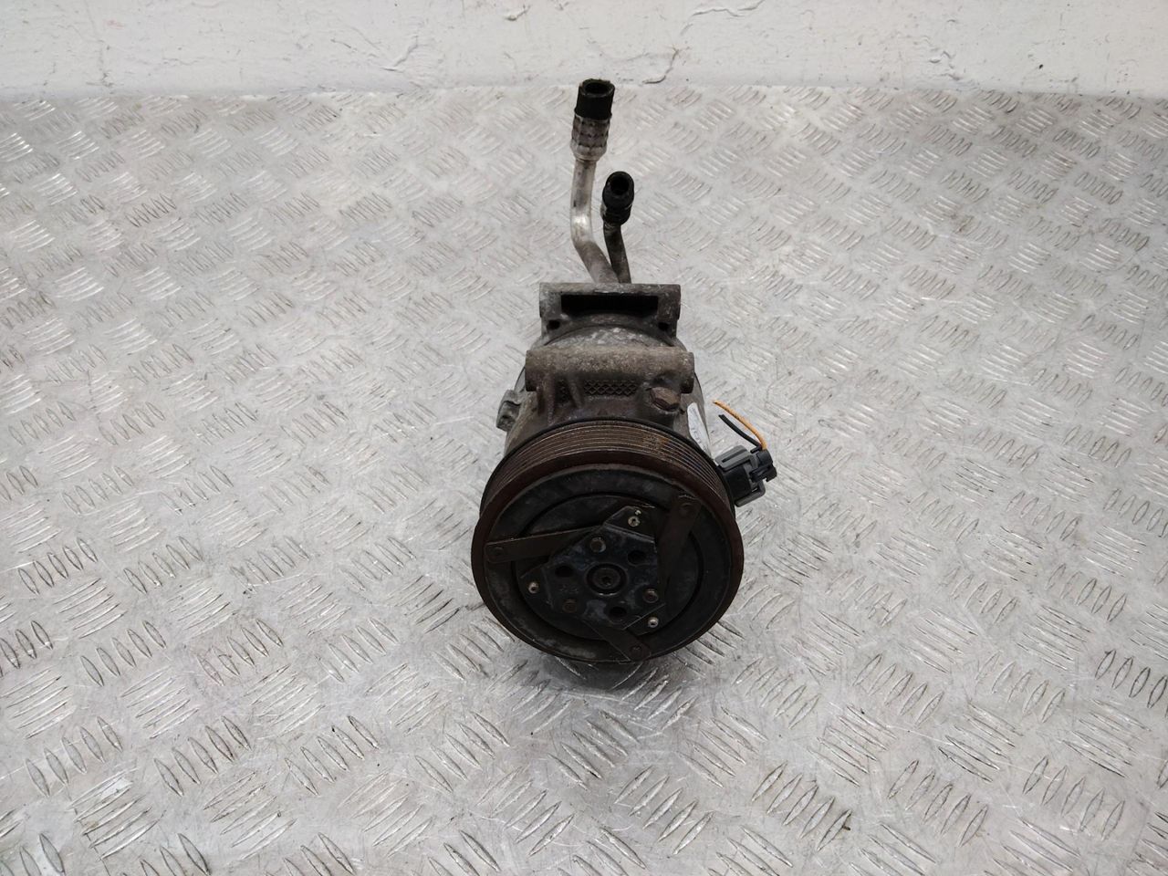 компрессор кондиционера Renault Megane 2 поколение 2005, 1.9 л., дизель, МКПП, 8200457418
