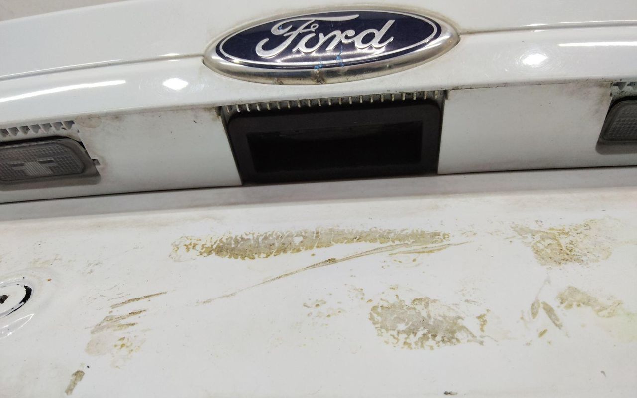 Кнопка открытия багажника ( в составе крышки багажника) Ford Fiesta 6 поколение [рестайлинг] 2016