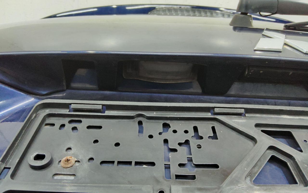 подсветка номера Mitsubishi Outlander 2 поколение 2009