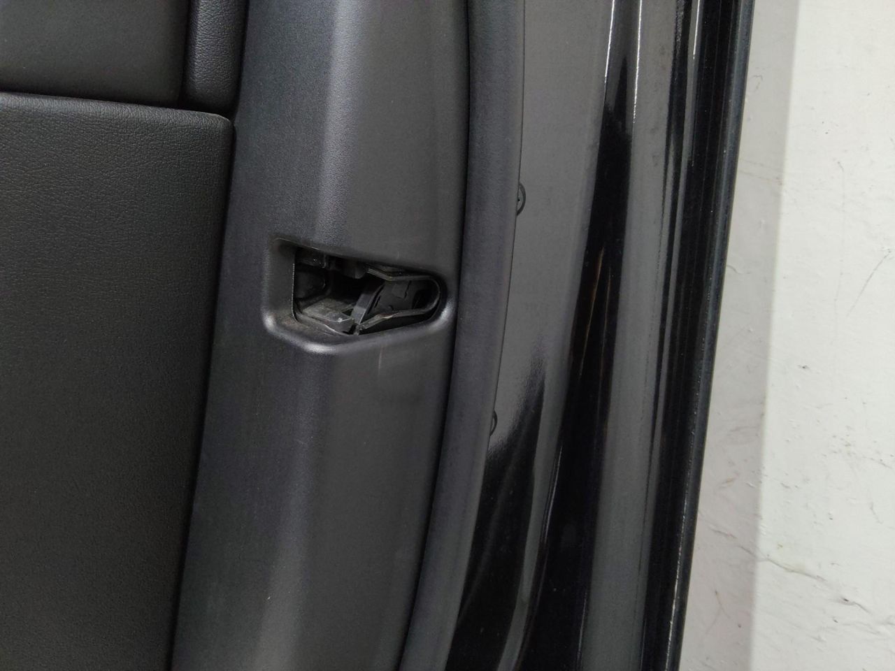 замок двери передней правой Land Rover Range Rover 4 поколение 2017