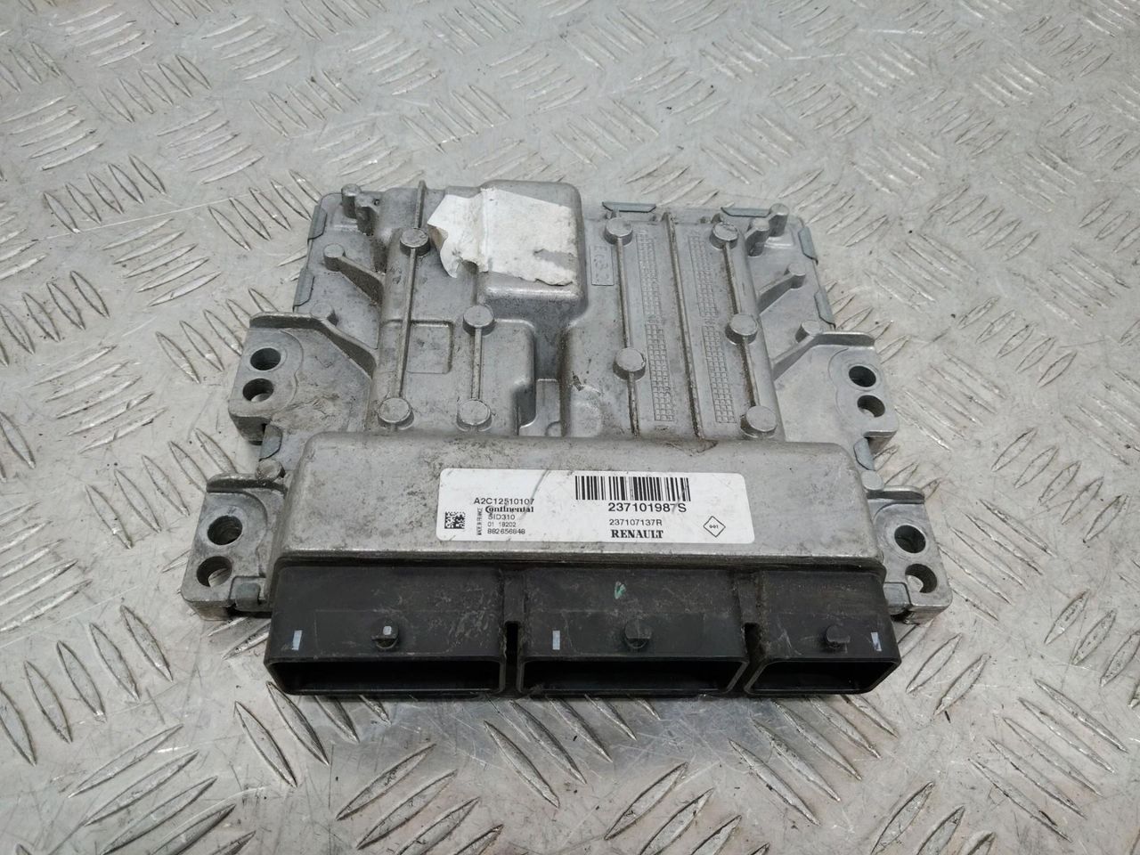 блок управления двигателем Renault Megane 4 поколение 2018, 237107137R