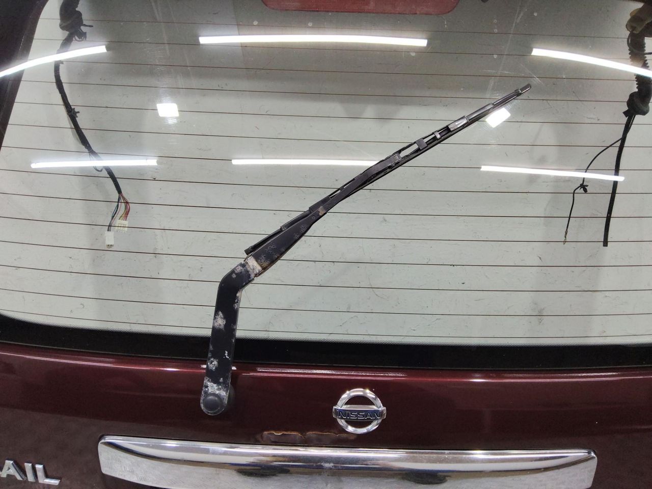 щеткодержатель задний Nissan X-Trail T30 2004