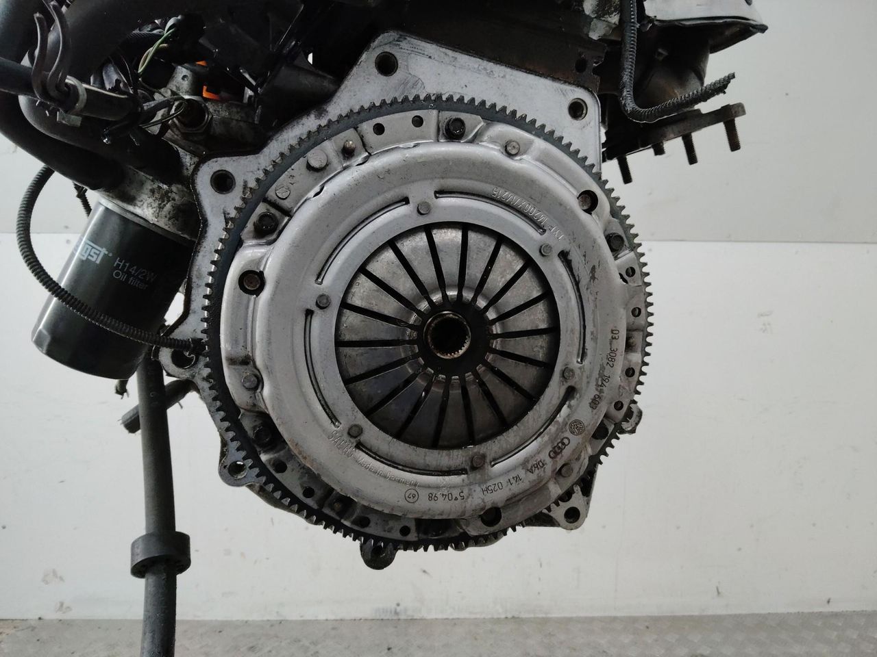 Комплект сцепления (в двигателе) Volkswagen Golf 5 поколение 2004, 1.8 л., AGN, бензин, 06A141025