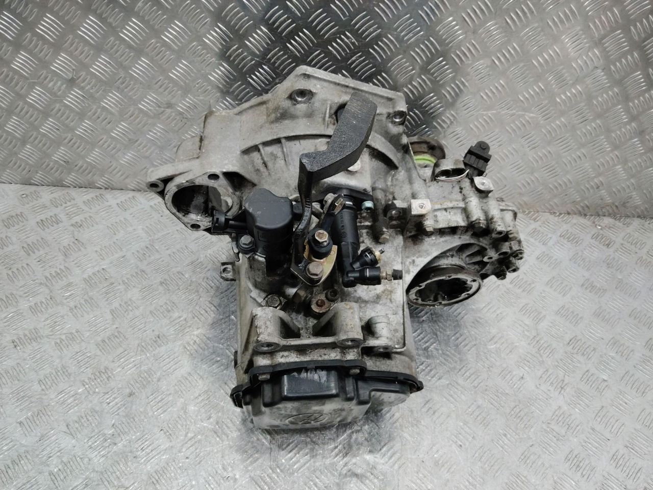 КПП механическая (МКПП) Volkswagen Golf 4 поколение 2004, 1.8 л., AGN, бензин, CZM