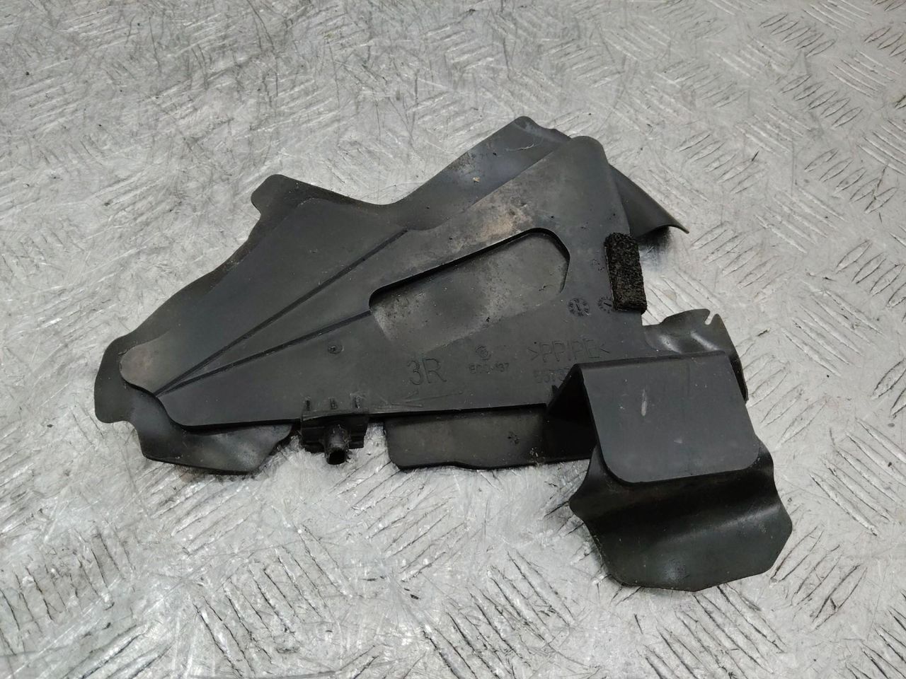 дождевик Toyota C-HR 1 поколение AX10 2018, 55737F4020