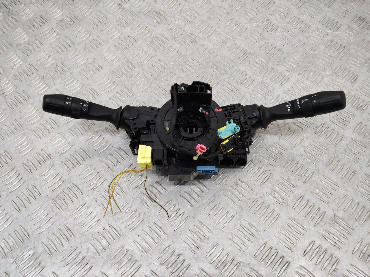 переключатель подрулевой (стрекоза) Toyota C-HR 1 поколение AX10 2018, 89245F4010