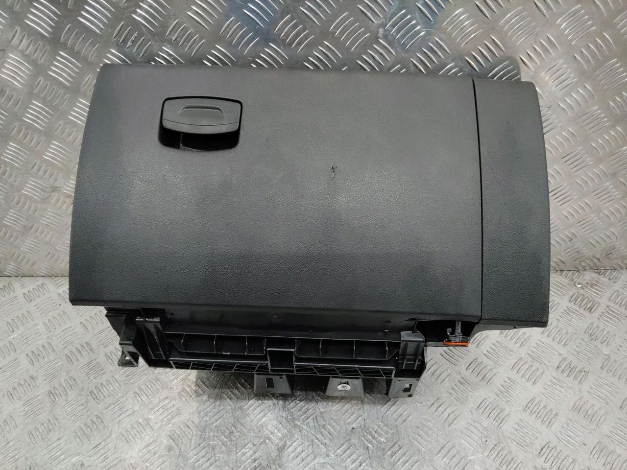 бардачок Renault Kadjar 1 поколение 2018, 685005747R