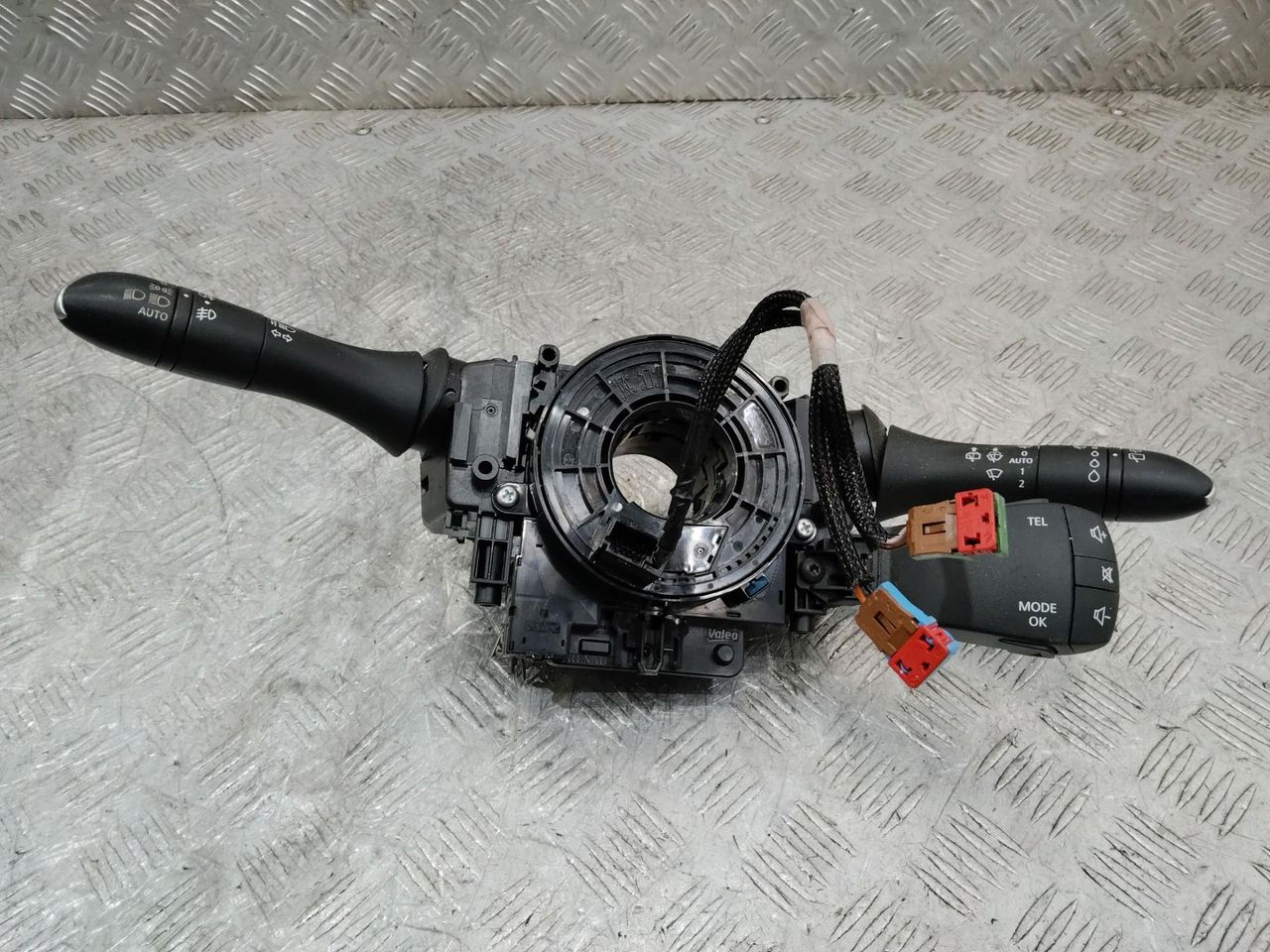 переключатель подрулевой (стрекоза) Renault Kadjar 1 поколение 2018, 255678341R