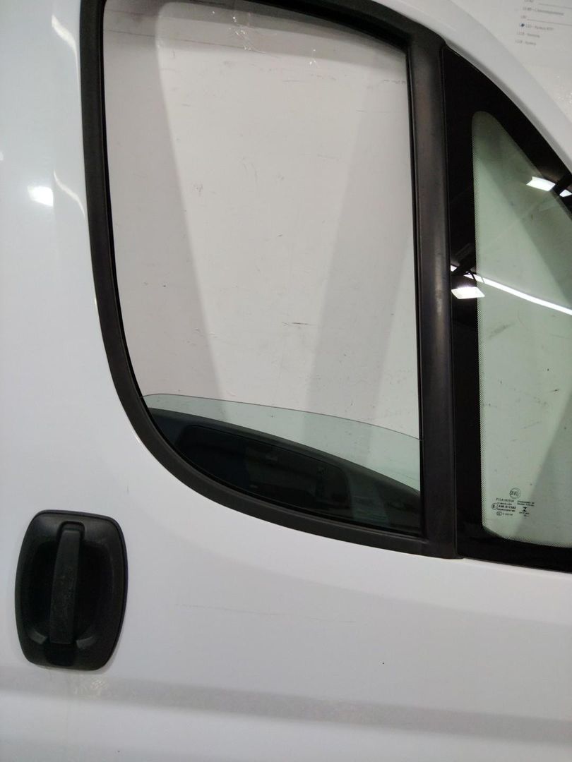 стекло двери передней правой Peugeot Boxer 2 поколение [рестайлинг] 2019