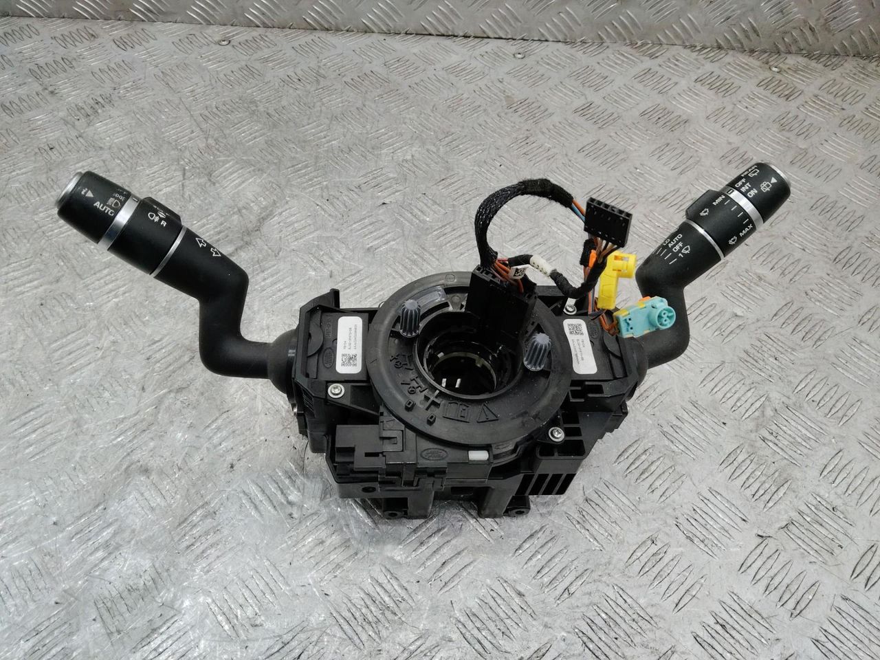 переключатель подрулевой (стрекоза) Land Rover Range Rover 4 поколение 2013, BJ3213N064HG