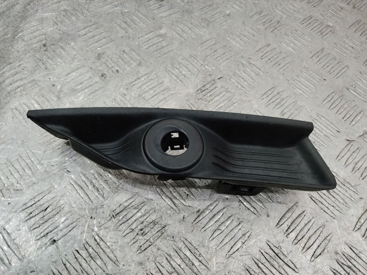 заглушка (решетка) в бампер Renault Megane 3 поколение 2013, 622541308R