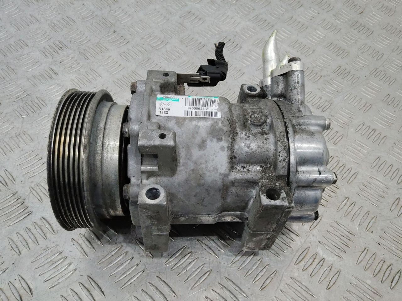 компрессор кондиционера Nissan Qashqai 1 поколение 2009, 1.5 л., K9K 430, дизель, МКПП, 926009865R