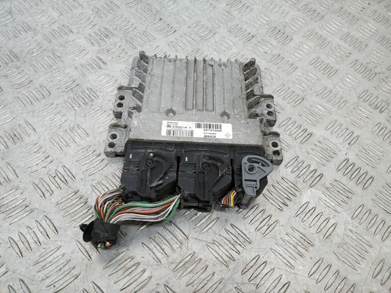 блок управления двигателем Renault Megane 3 поколение 2010, 237101495R, 237100669R