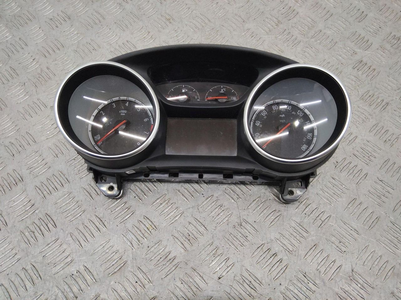 щиток приборов (приборная панель) Opel Insignia 2 поколение (B) 2017, 39113828, 175597137