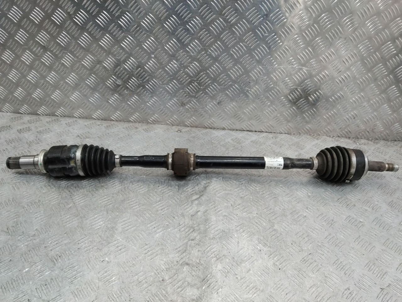 полуось передняя правая (приводной вал, ШРУС) Toyota C-HR 1 поколение AX10 2018, 43410F4050