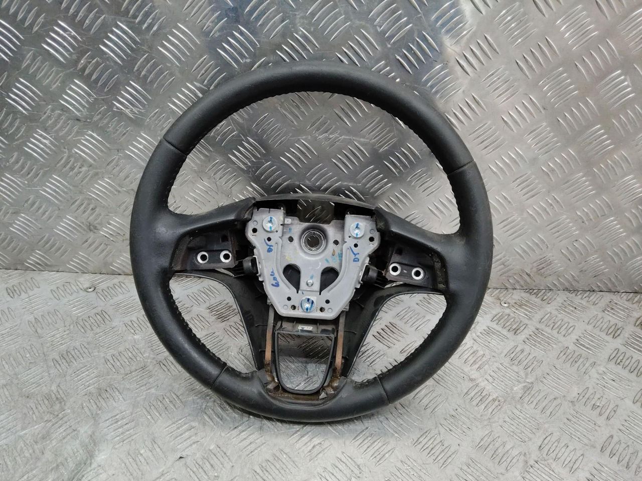 руль Hyundai i20 1 поколение 2012, 561201J700