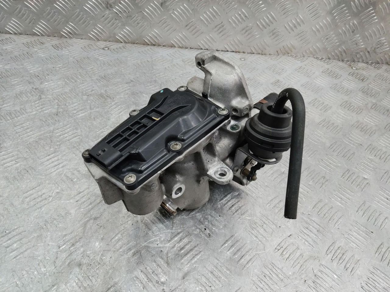 клапан EGR Renault Megane 3 поколение 2009, 1.9 л., дизель, МКПП, 8201027384