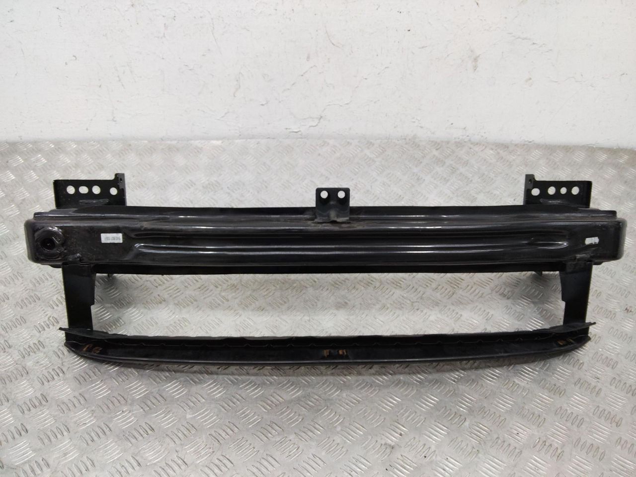 усилитель бампера переднего Volkswagen Tiguan 1 поколение 2011, 5N0807109F