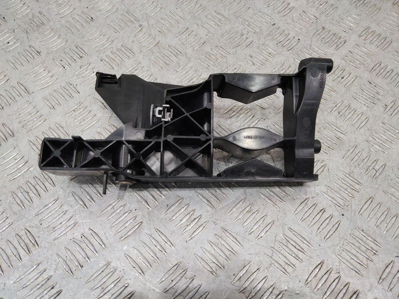 крепление фары левой Audi A6 4G/C7 2012, 4G0805607
