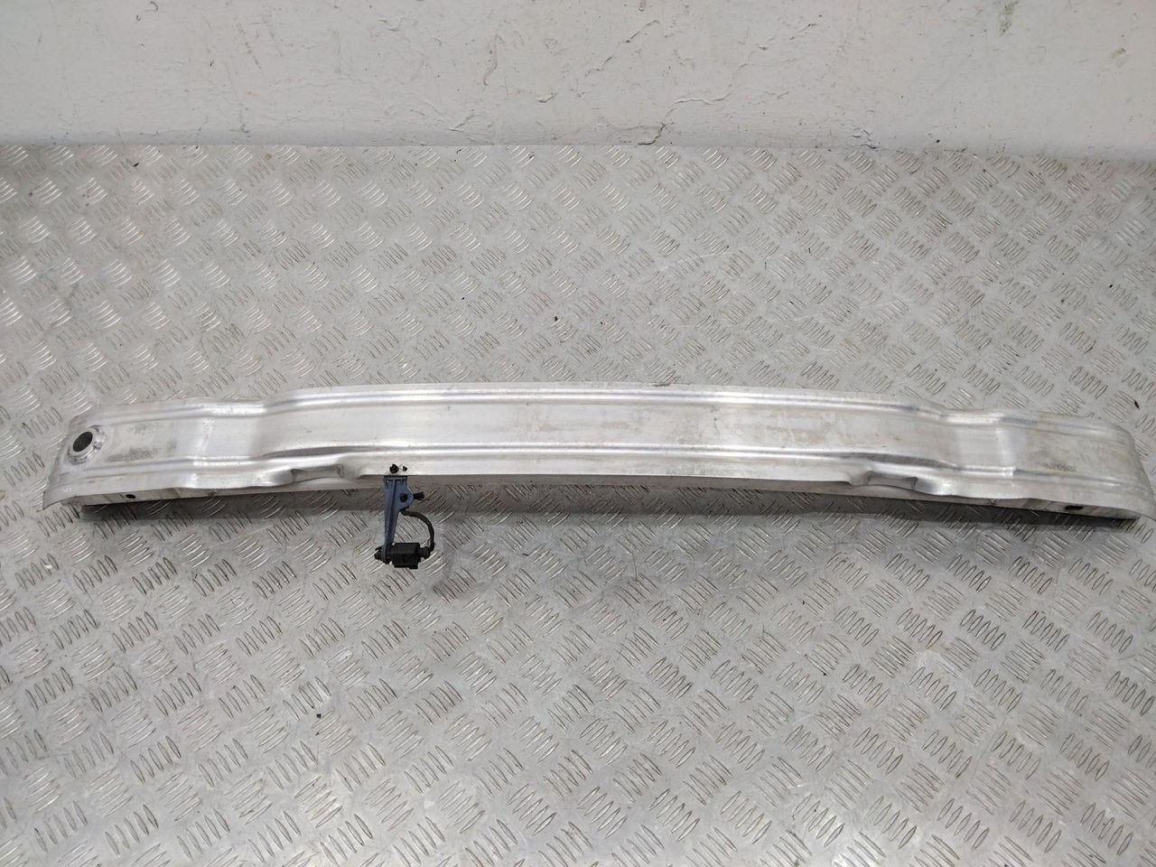 усилитель бампера переднего Audi A7 4G 2013, 4G0807113