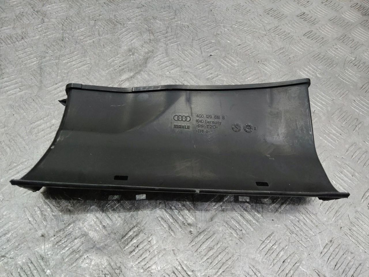 воздуховод Audi A7 4G 2013, 4G0129618B
