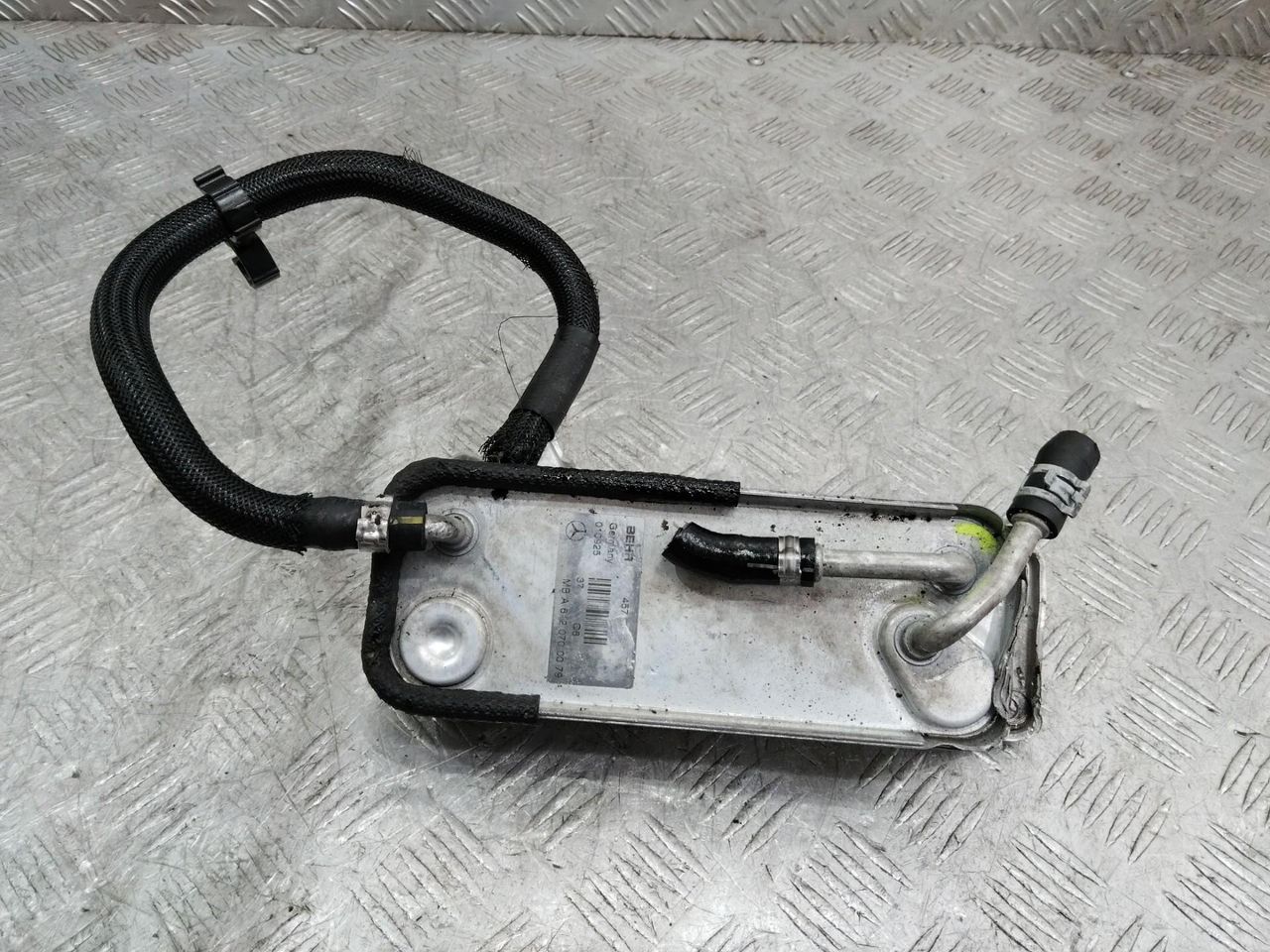 теплообменник масляного фильтра Mercedes-Benz C-Класс W203/S203/CL203 2003, 2.2 л., OM 611.962, дизель, A6120700079