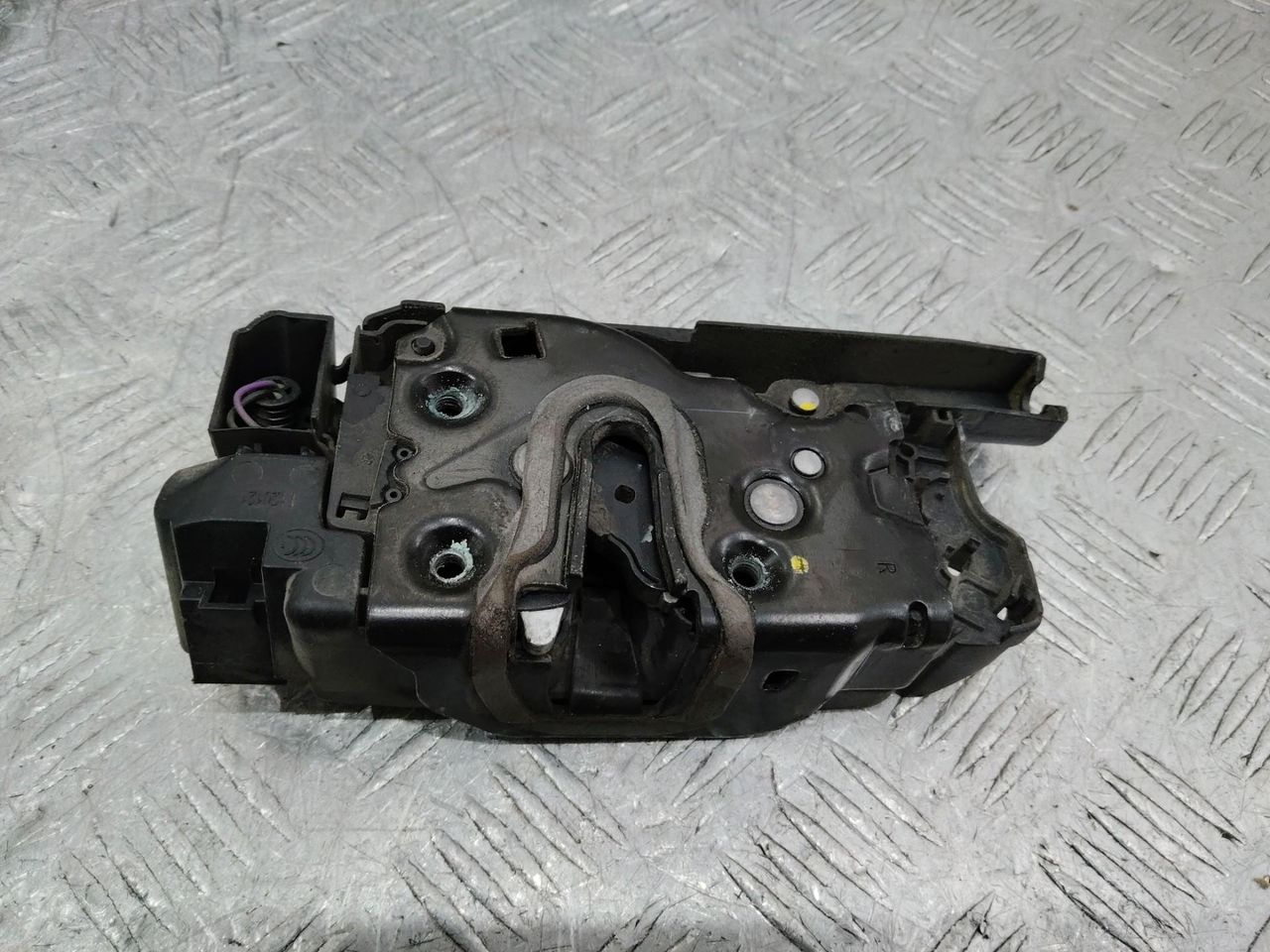 замок двери сдвижной Mercedes-Benz Vito W447 2017, A4477300802