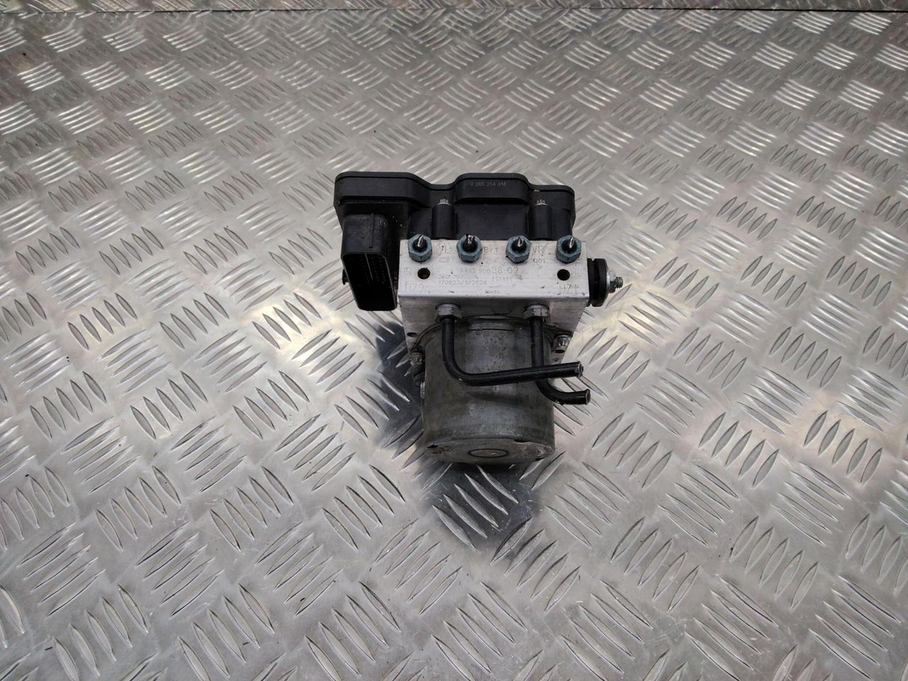 блок ABS Mercedes-Benz Vito W447 2017, A4479003802
