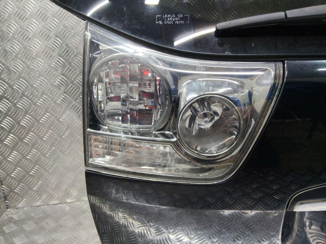 фонарь крышки багажника левый Lexus RX 2 поколение 2006