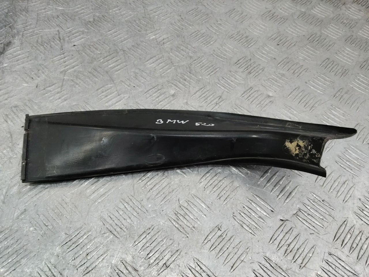 водосток крышки багажника BMW 5 серия F07/F10/F11 2010, 7204376