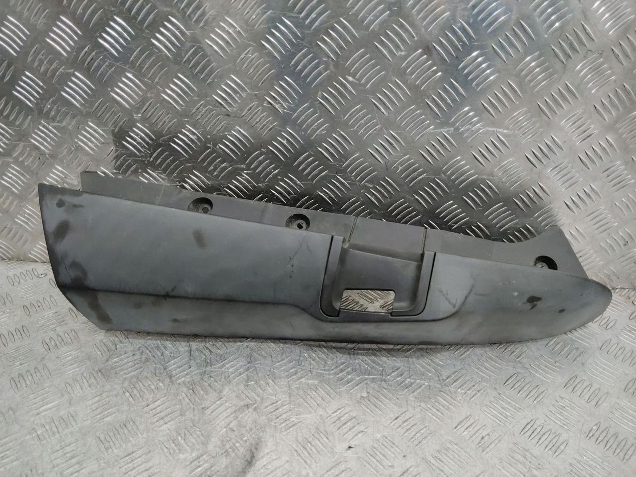 обшивка стойки центральной правой Mercedes-Benz Vito W447 2016, A4476941525