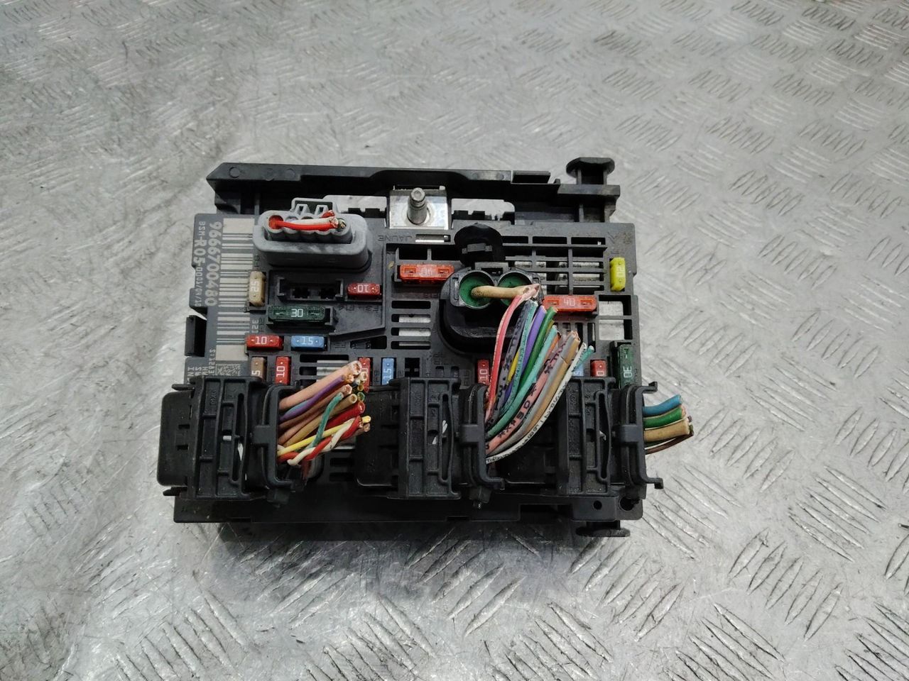 блок предохранителей Peugeot 308 T7 2010, 9666700480, R05